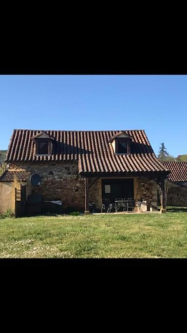Peaceful, Comfortable Retreat With Pool Montcléra