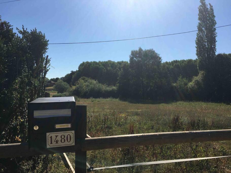 Peaceful, Comfortable Retreat With Pool Vakantiehuis Montcléra