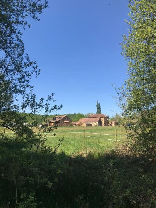 Peaceful, Comfortable Retreat With Pool Ferienhaus Montcléra