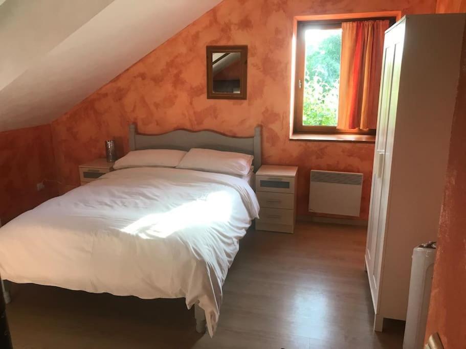 Peaceful, Comfortable Retreat With Pool Ferienhaus Montcléra