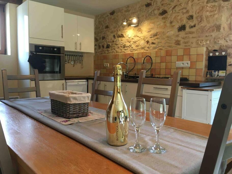 Peaceful, Comfortable Retreat With Pool Holiday home *